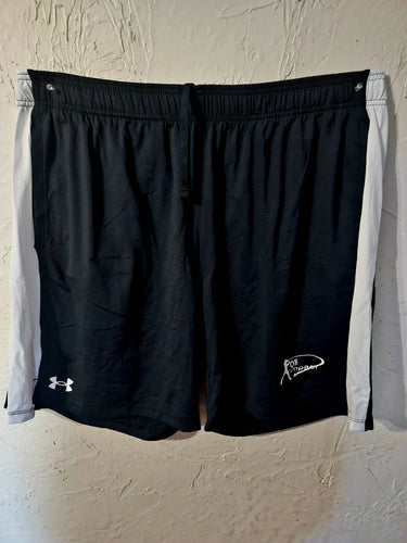 Small Swoop Black/White Shorts UA
